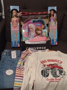 Converse Girl Shoes And Bundle New